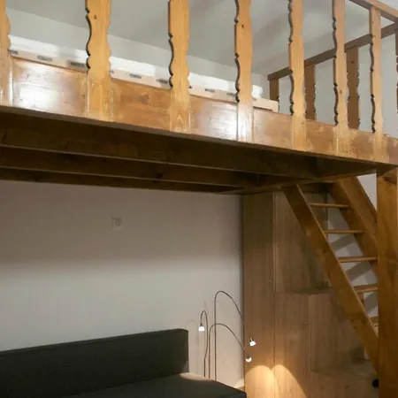 Newly Renovated Studio Near Austerlitz Station Apartment *